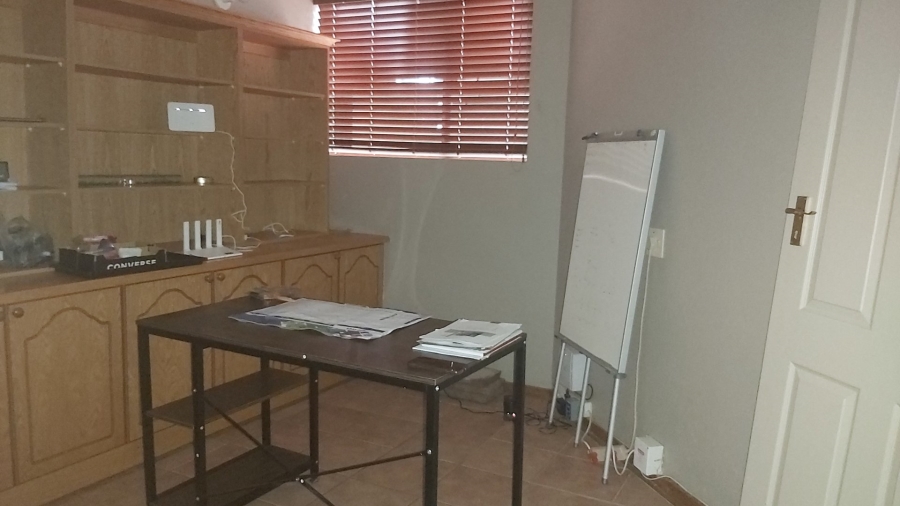 To Let 4 Bedroom Property for Rent in Roodewal Free State